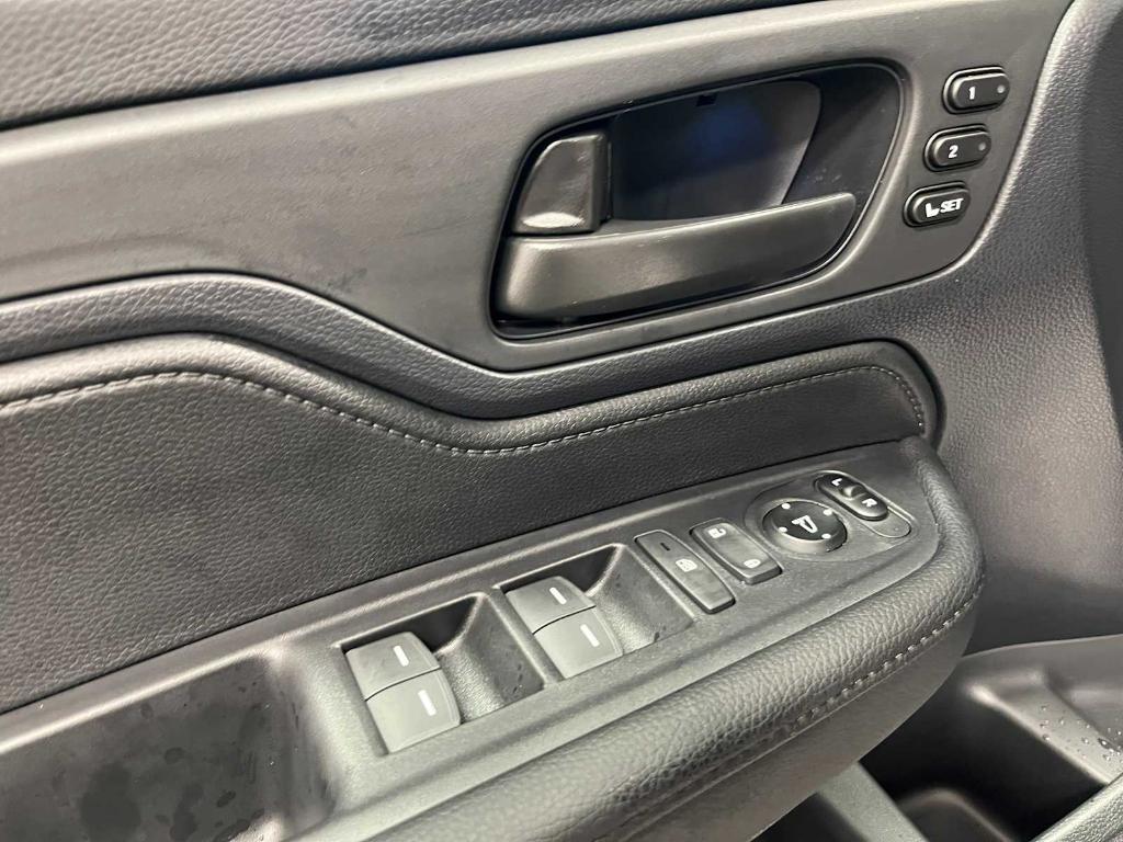 new 2026 Honda Odyssey car, priced at $41,837