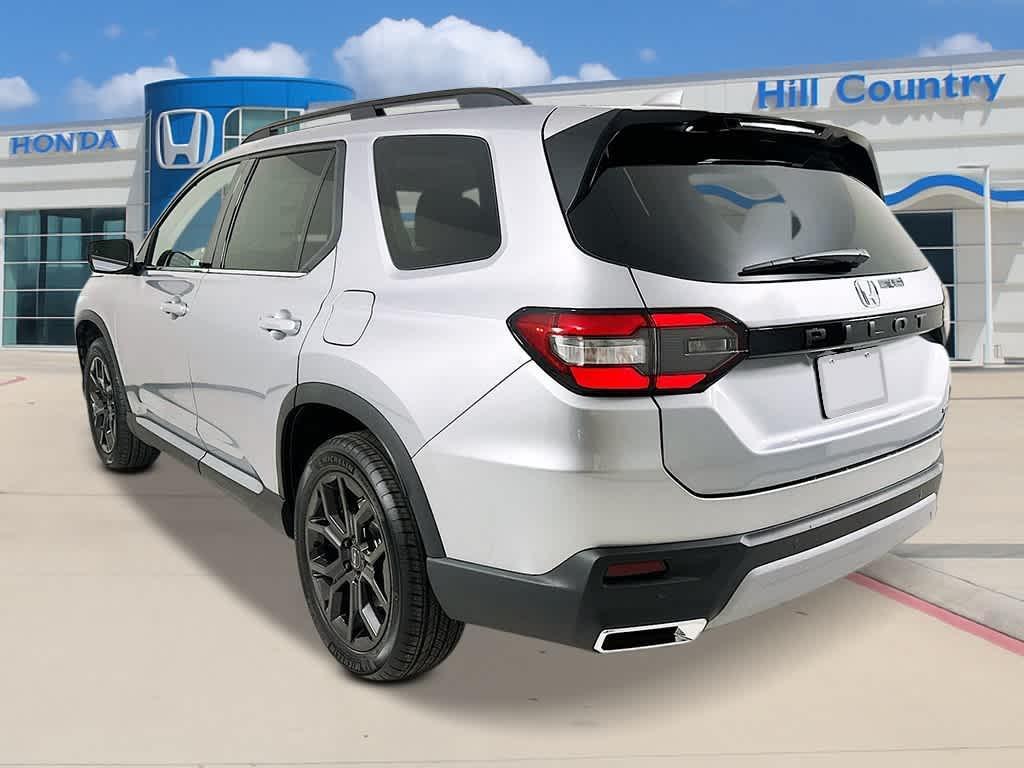new 2025 Honda Pilot car, priced at $46,900