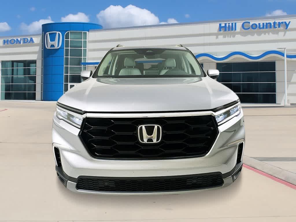 new 2025 Honda Pilot car, priced at $46,900