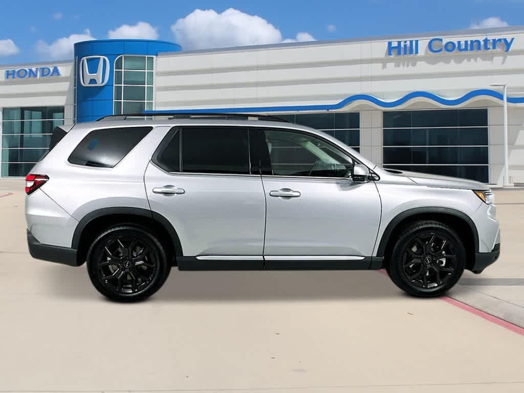 new 2025 Honda Pilot car, priced at $46,900