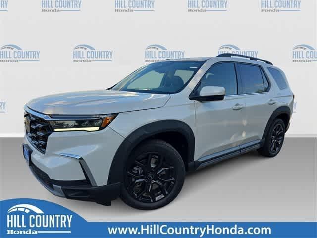 new 2025 Honda Pilot car, priced at $47,964