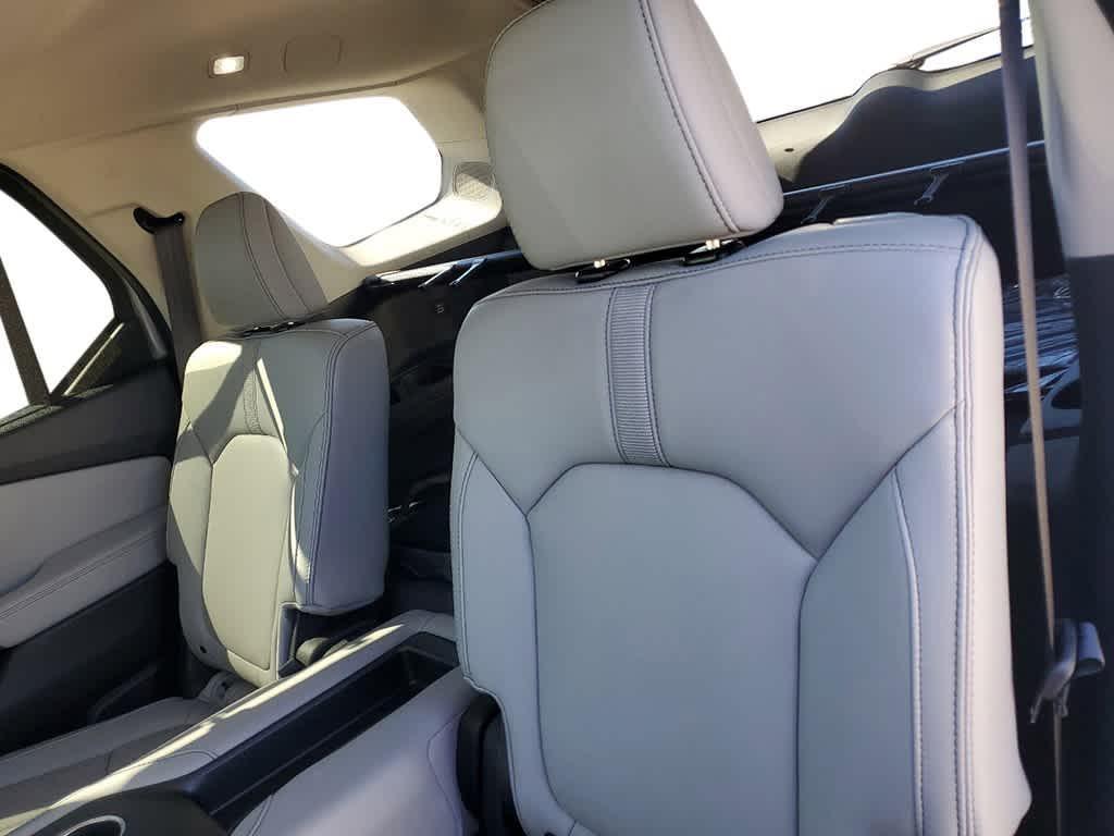 new 2025 Honda Pilot car, priced at $47,007