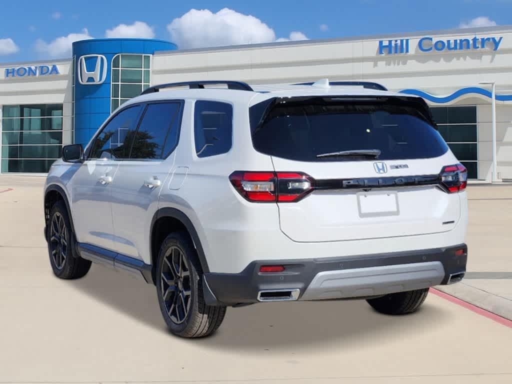 new 2025 Honda Pilot car, priced at $47,007