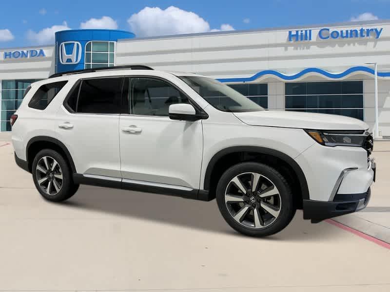 new 2025 Honda Pilot car, priced at $54,760