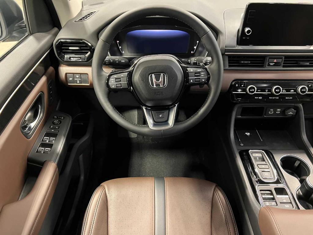 new 2025 Honda Pilot car, priced at $54,760