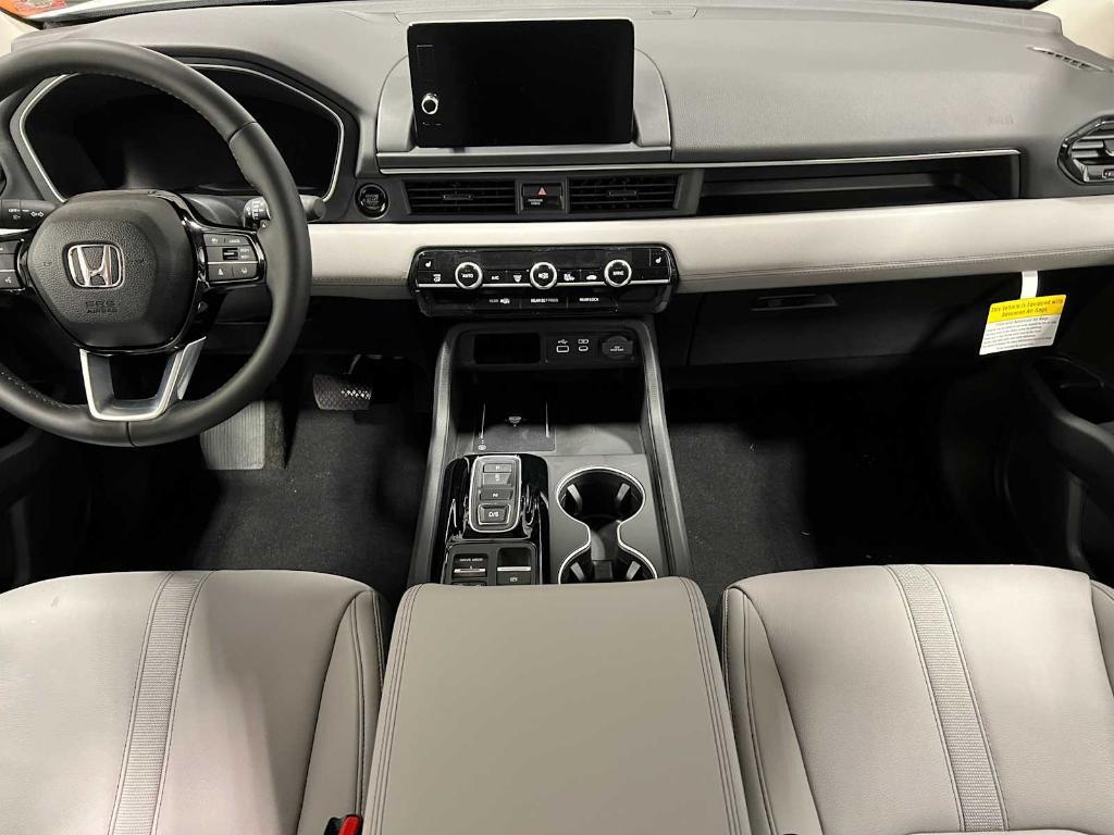 new 2025 Honda Pilot car, priced at $51,550