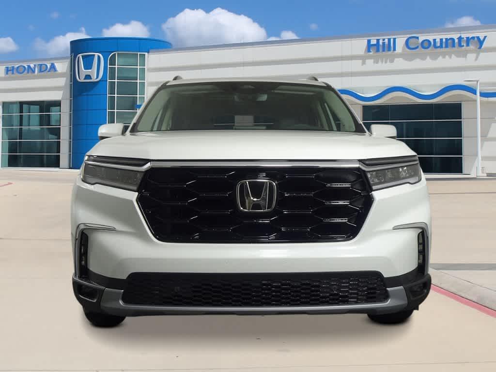 new 2025 Honda Pilot car, priced at $51,550