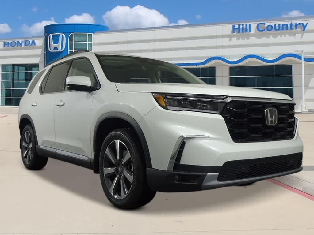 new 2025 Honda Pilot car, priced at $51,550