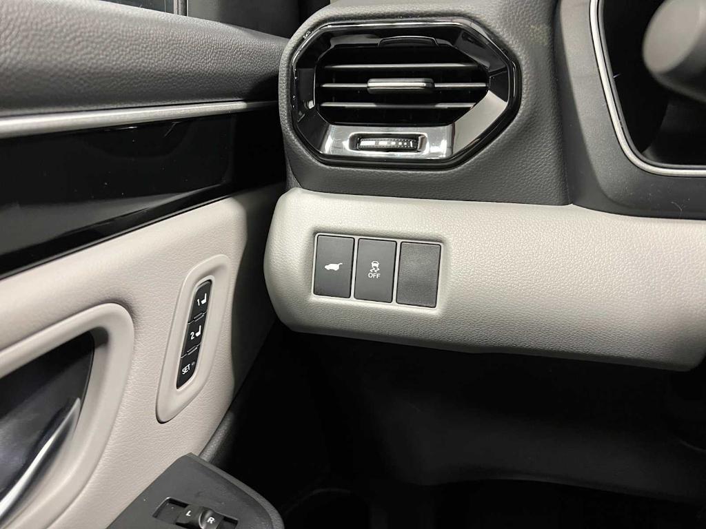 new 2025 Honda Pilot car, priced at $51,550