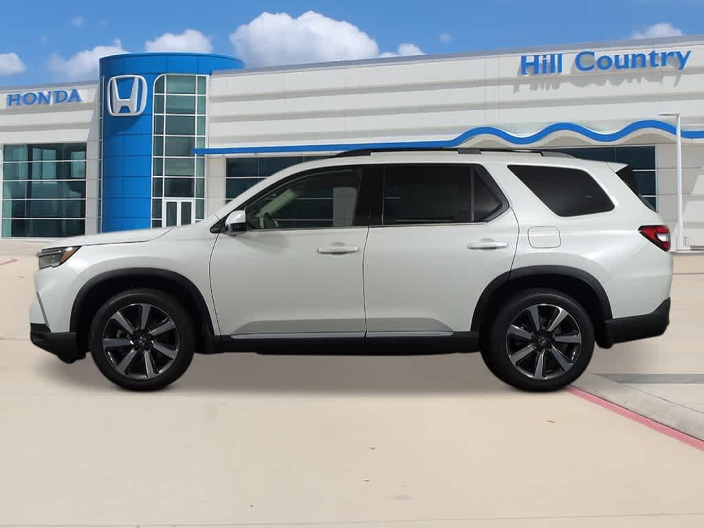 new 2025 Honda Pilot car, priced at $51,550
