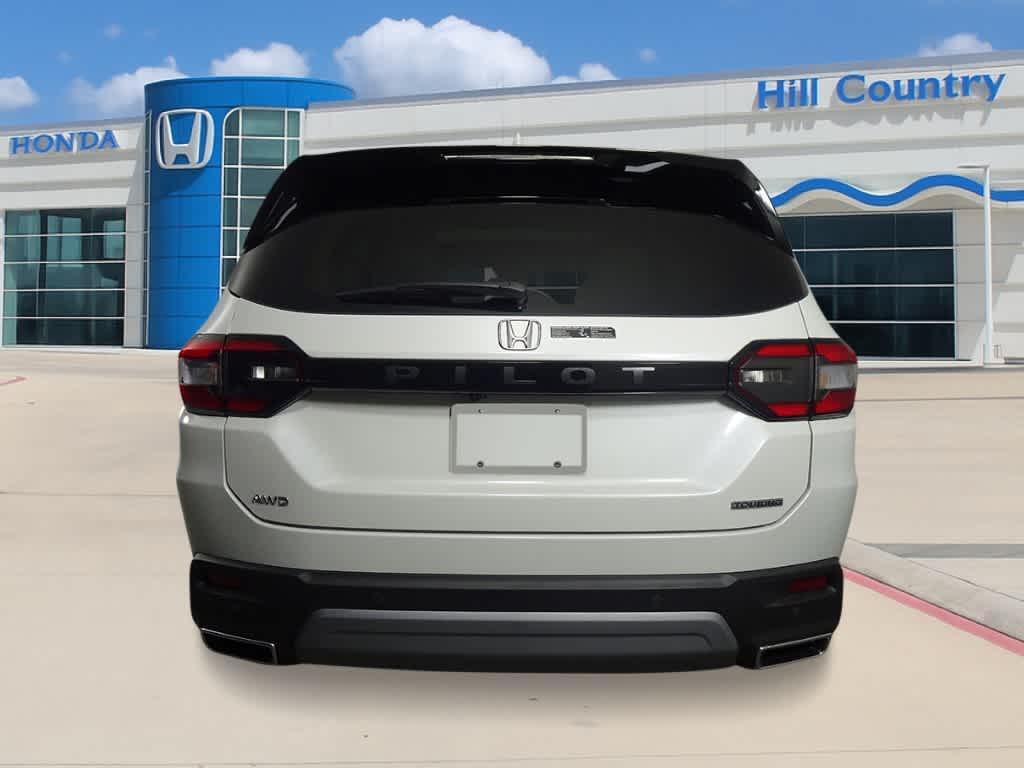 new 2025 Honda Pilot car, priced at $51,550
