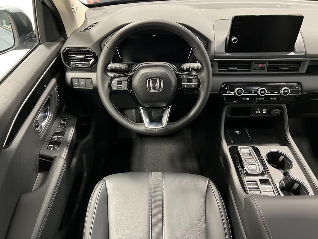 new 2025 Honda Pilot car, priced at $51,550