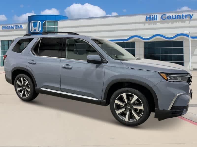new 2025 Honda Pilot car, priced at $51,550