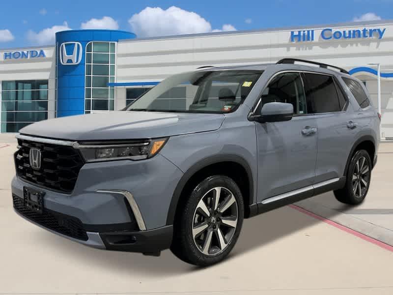 new 2025 Honda Pilot car, priced at $51,550