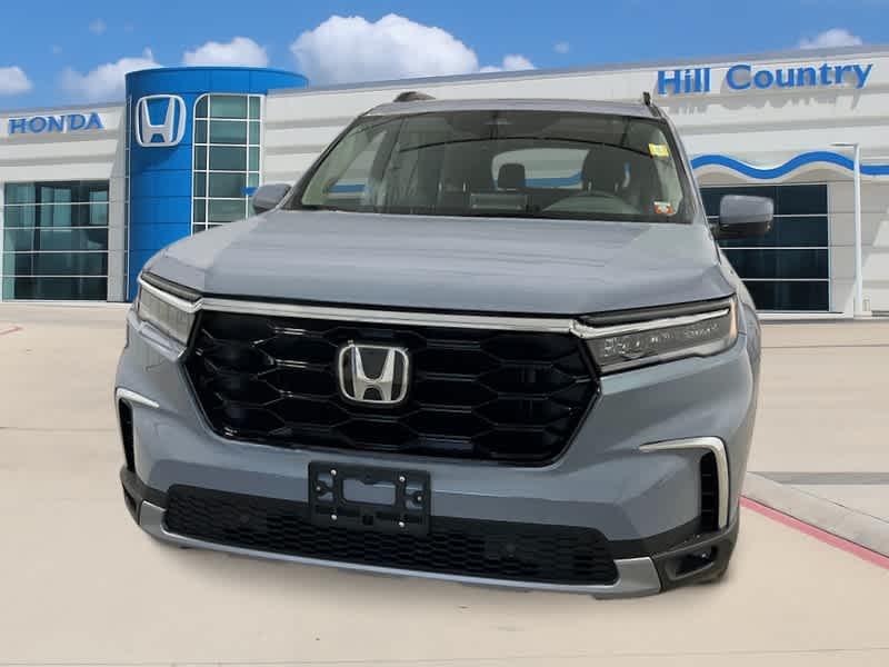 new 2025 Honda Pilot car, priced at $51,550