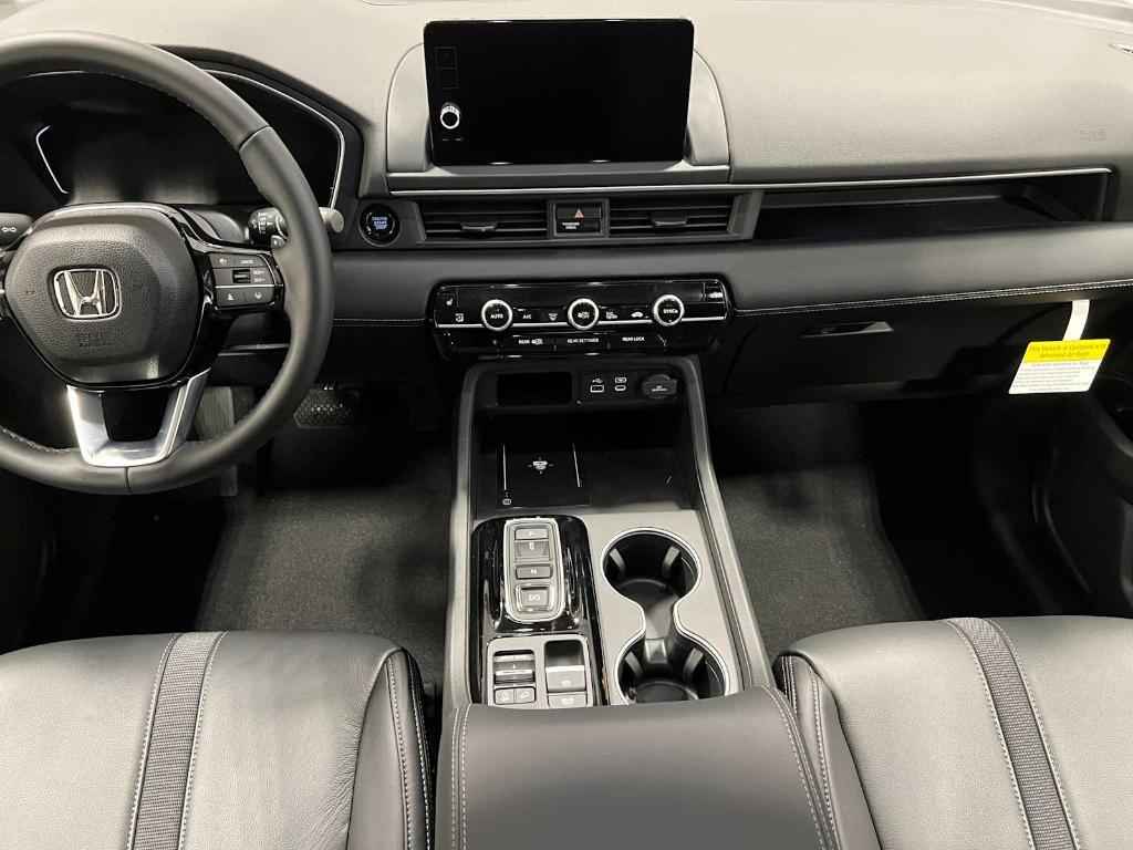 new 2025 Honda Pilot car, priced at $51,550