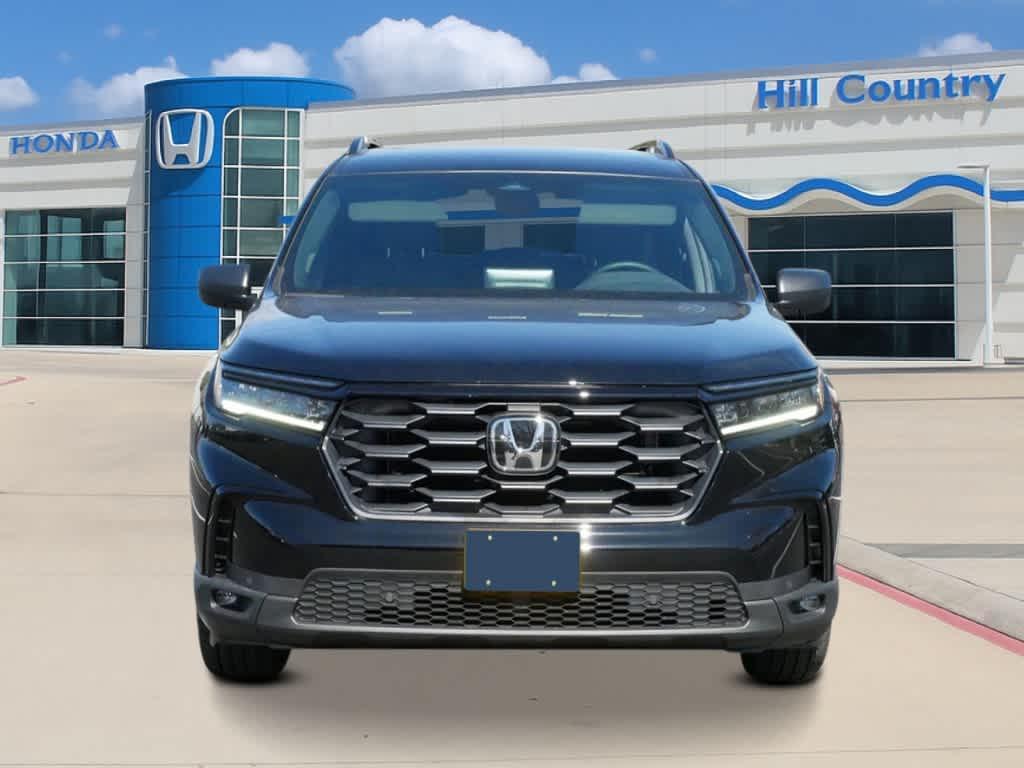 new 2025 Honda Pilot car, priced at $41,907