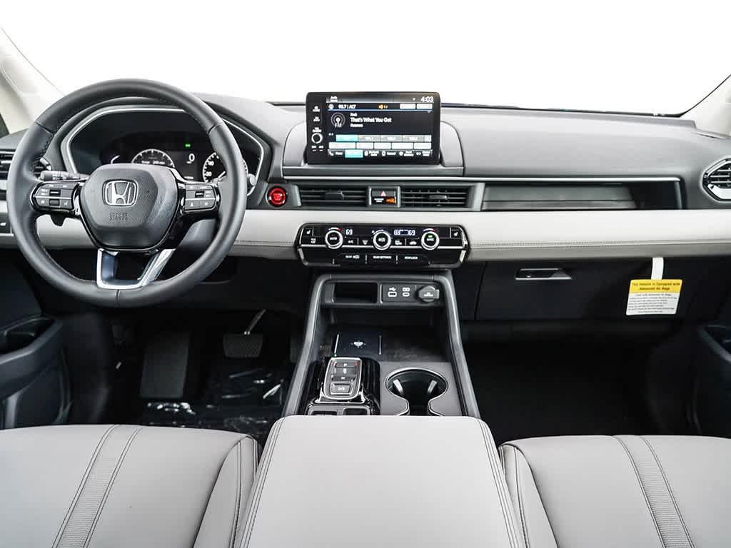 new 2025 Honda Pilot car, priced at $45,725