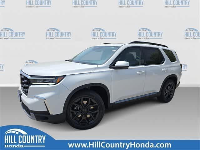 new 2025 Honda Pilot car, priced at $47,282