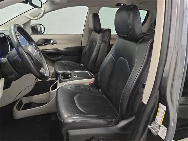 used 2022 Chrysler Pacifica Hybrid car, priced at $19,295