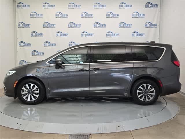 used 2022 Chrysler Pacifica Hybrid car, priced at $19,295
