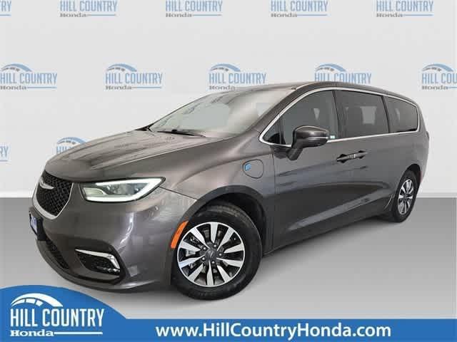 used 2022 Chrysler Pacifica Hybrid car, priced at $19,295