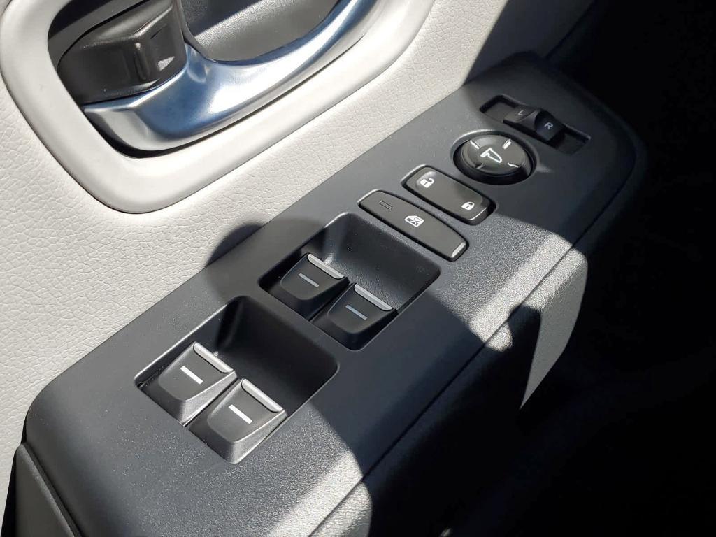 new 2025 Honda Pilot car, priced at $47,052