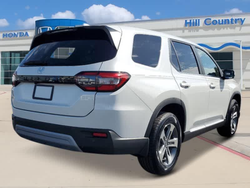 new 2025 Honda Pilot car, priced at $45,450