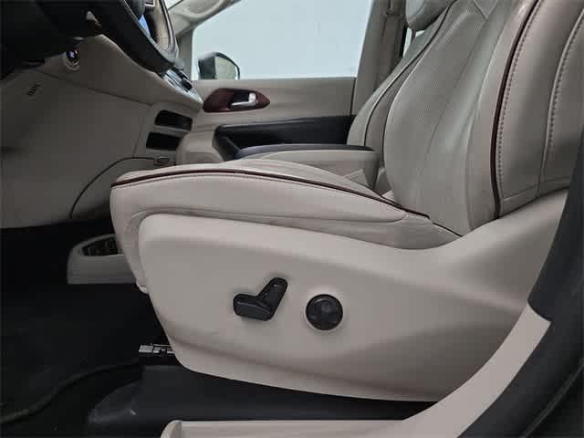 used 2020 Chrysler Pacifica car, priced at $15,995