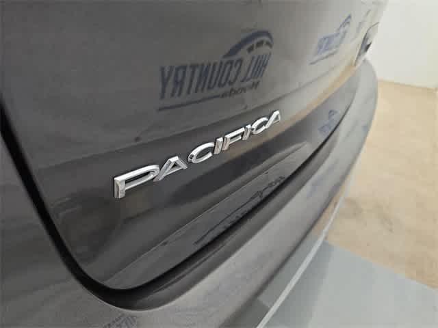 used 2020 Chrysler Pacifica car, priced at $15,995