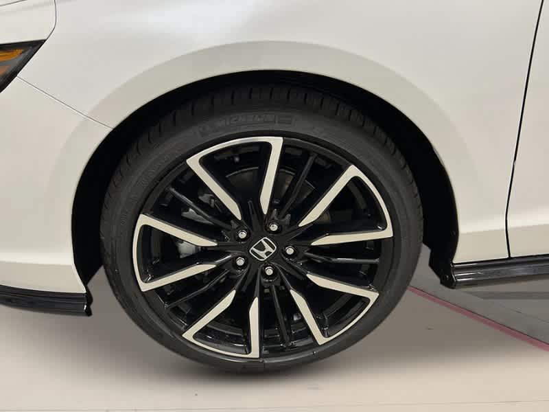 new 2025 Honda Accord Hybrid car, priced at $38,152