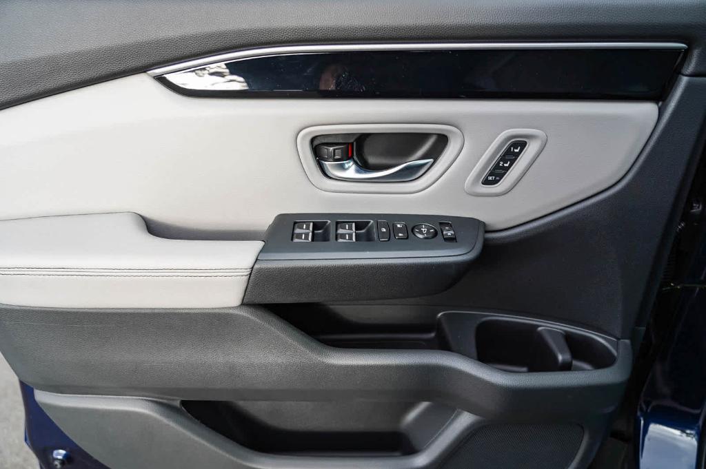 new 2025 Honda Pilot car, priced at $44,995