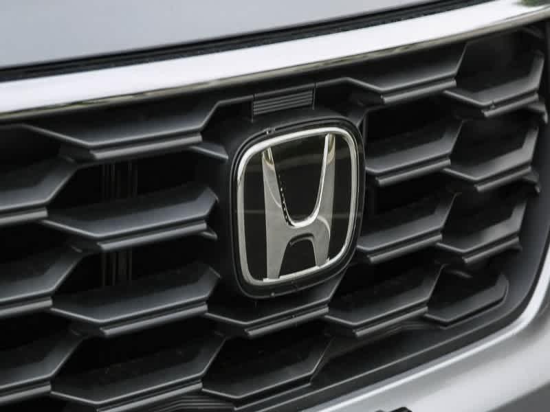 new 2025 Honda Pilot car, priced at $44,995