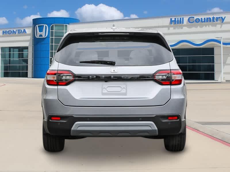 new 2025 Honda Pilot car, priced at $44,995