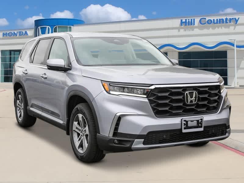 new 2025 Honda Pilot car, priced at $44,995
