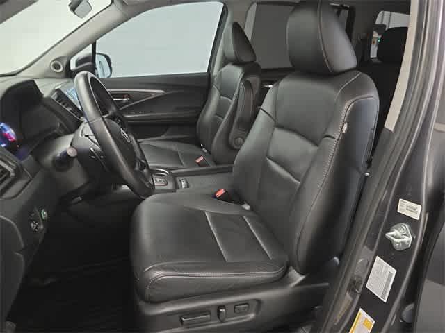 used 2022 Honda Pilot car, priced at $25,695