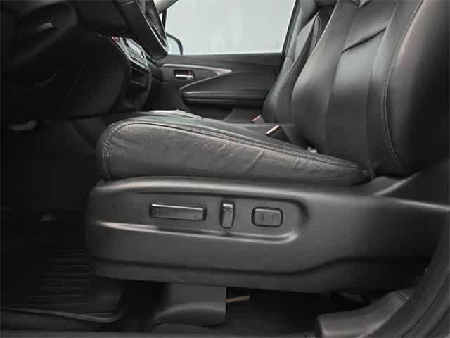 used 2022 Honda Pilot car, priced at $25,695