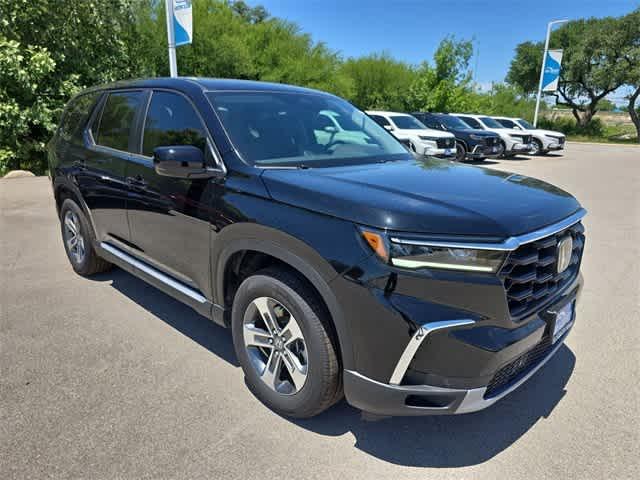 new 2025 Honda Pilot car, priced at $44,323