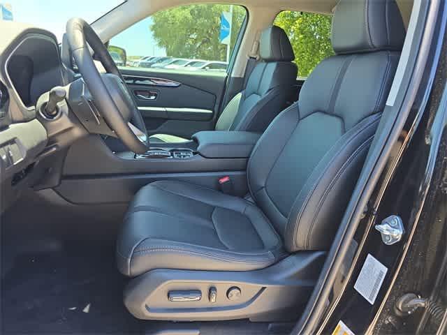 new 2025 Honda Pilot car, priced at $44,323