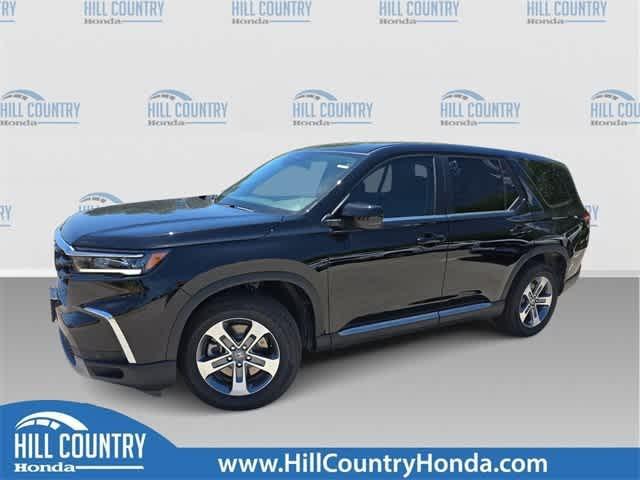new 2025 Honda Pilot car, priced at $44,323