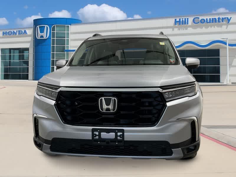 new 2025 Honda Pilot car, priced at $47,923