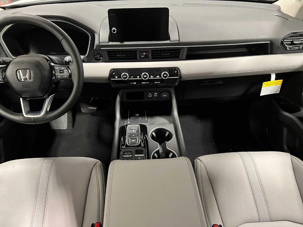 new 2025 Honda Pilot car, priced at $47,923