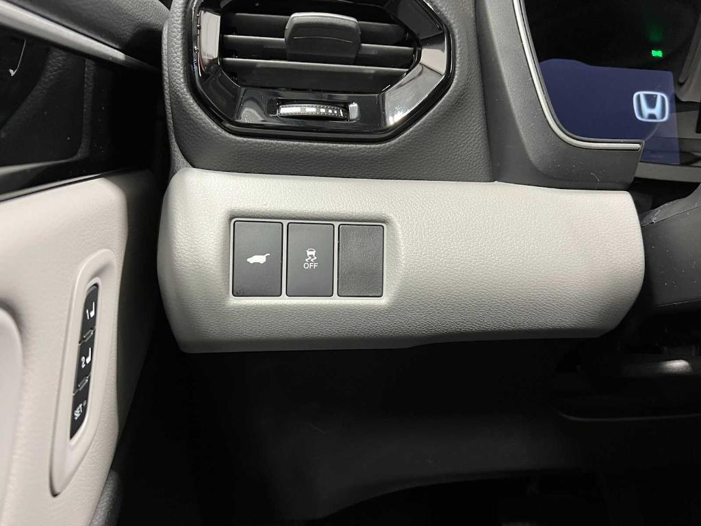 new 2025 Honda Pilot car, priced at $47,923