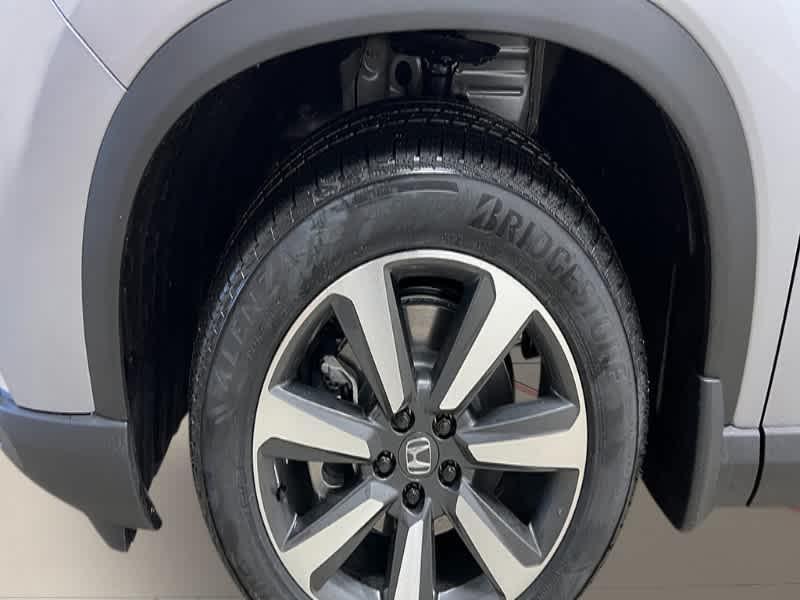 new 2025 Honda Pilot car, priced at $47,923