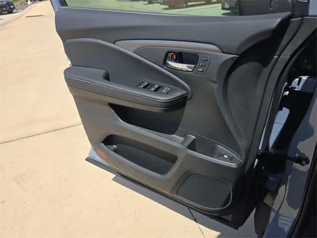 new 2025 Honda Ridgeline car, priced at $42,092