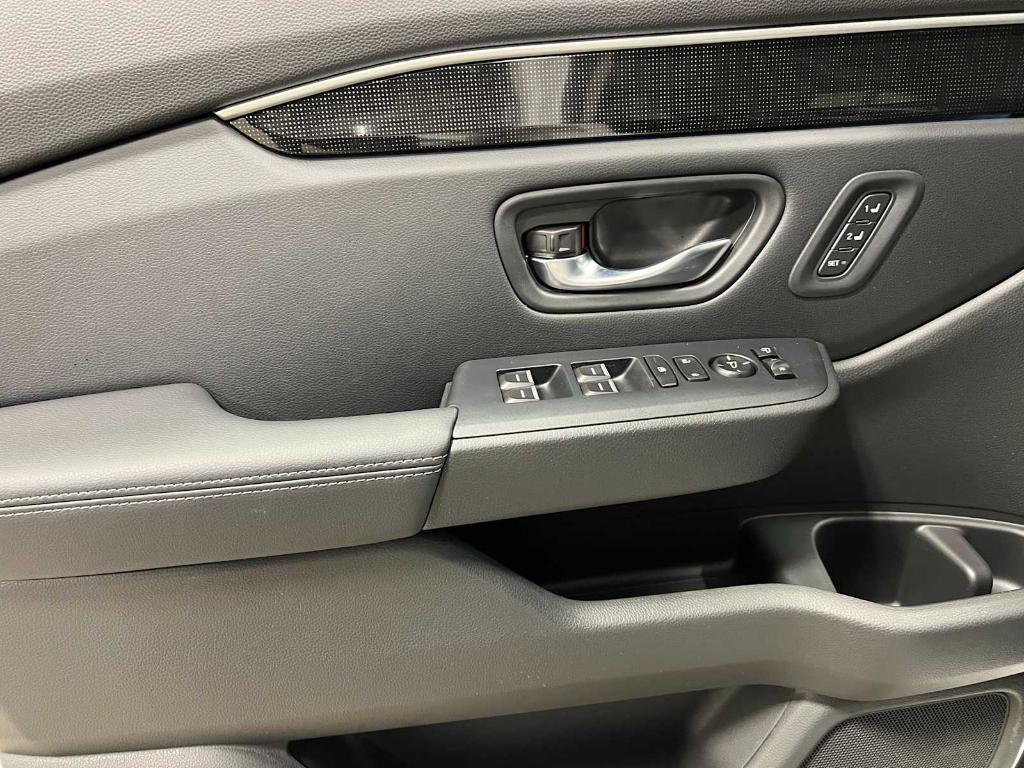 new 2025 Honda Pilot car, priced at $54,030