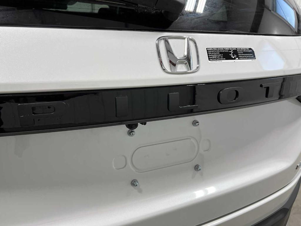 new 2025 Honda Pilot car, priced at $54,030