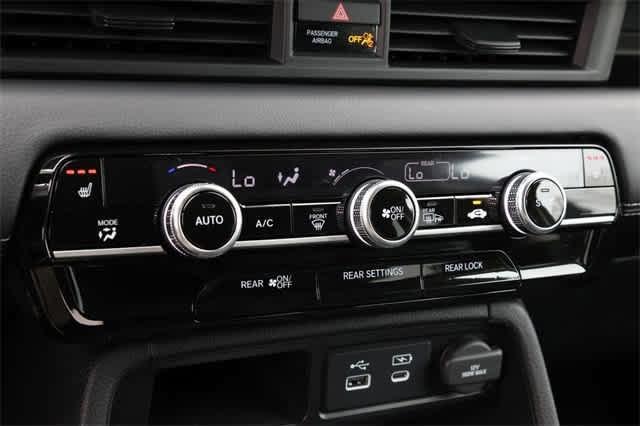 new 2025 Honda Pilot car, priced at $44,995