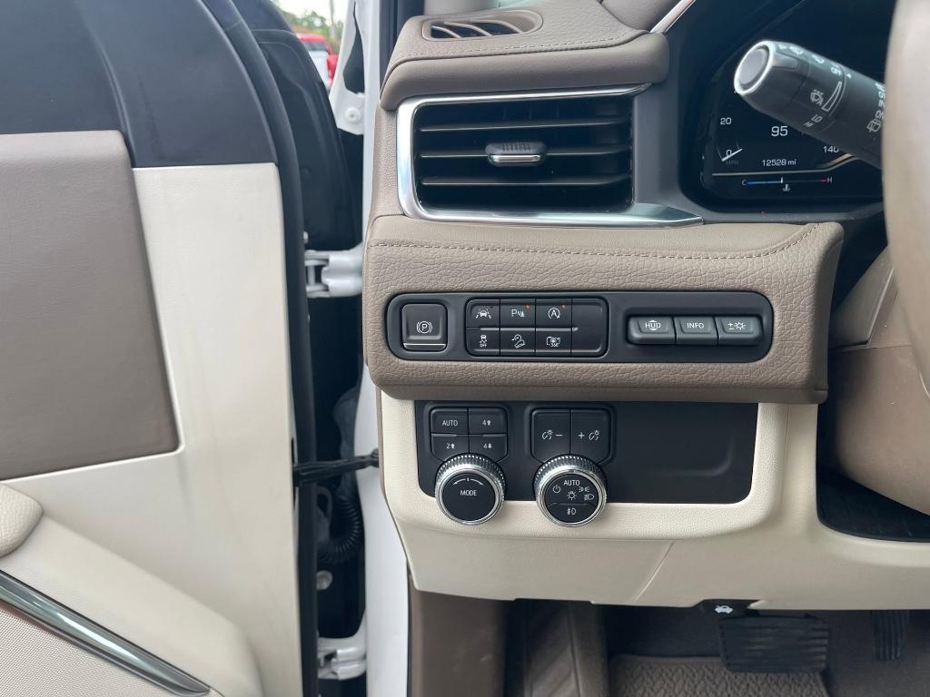 used 2023 GMC Yukon XL car, priced at $68,900