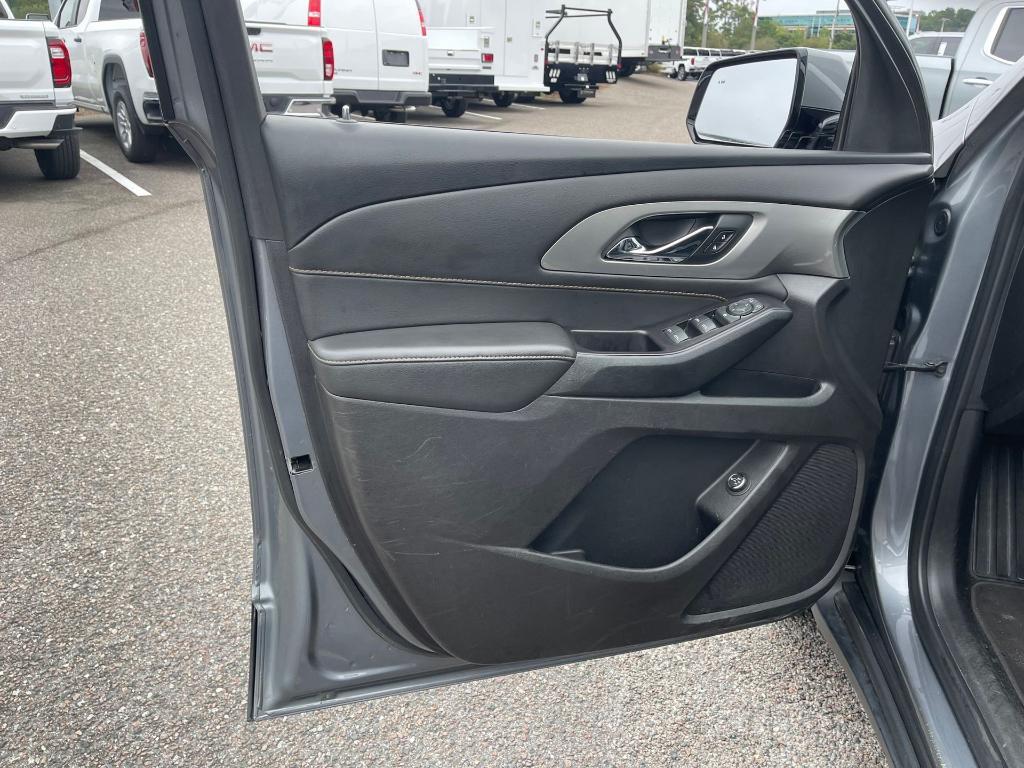 used 2020 Chevrolet Traverse car, priced at $18,500